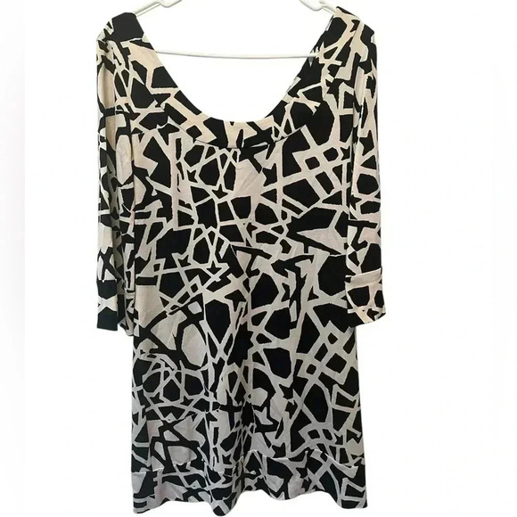 Diane VonFurstenberg Vintage Aggie 100% Silk Black/White Print Mini Dress Size 6 - Picture 1 of 9